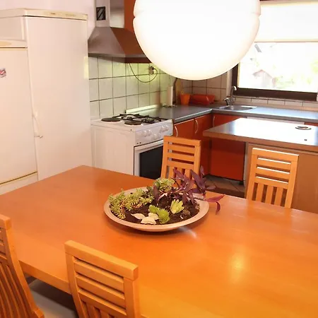 Apartment Apartman M.mahala *